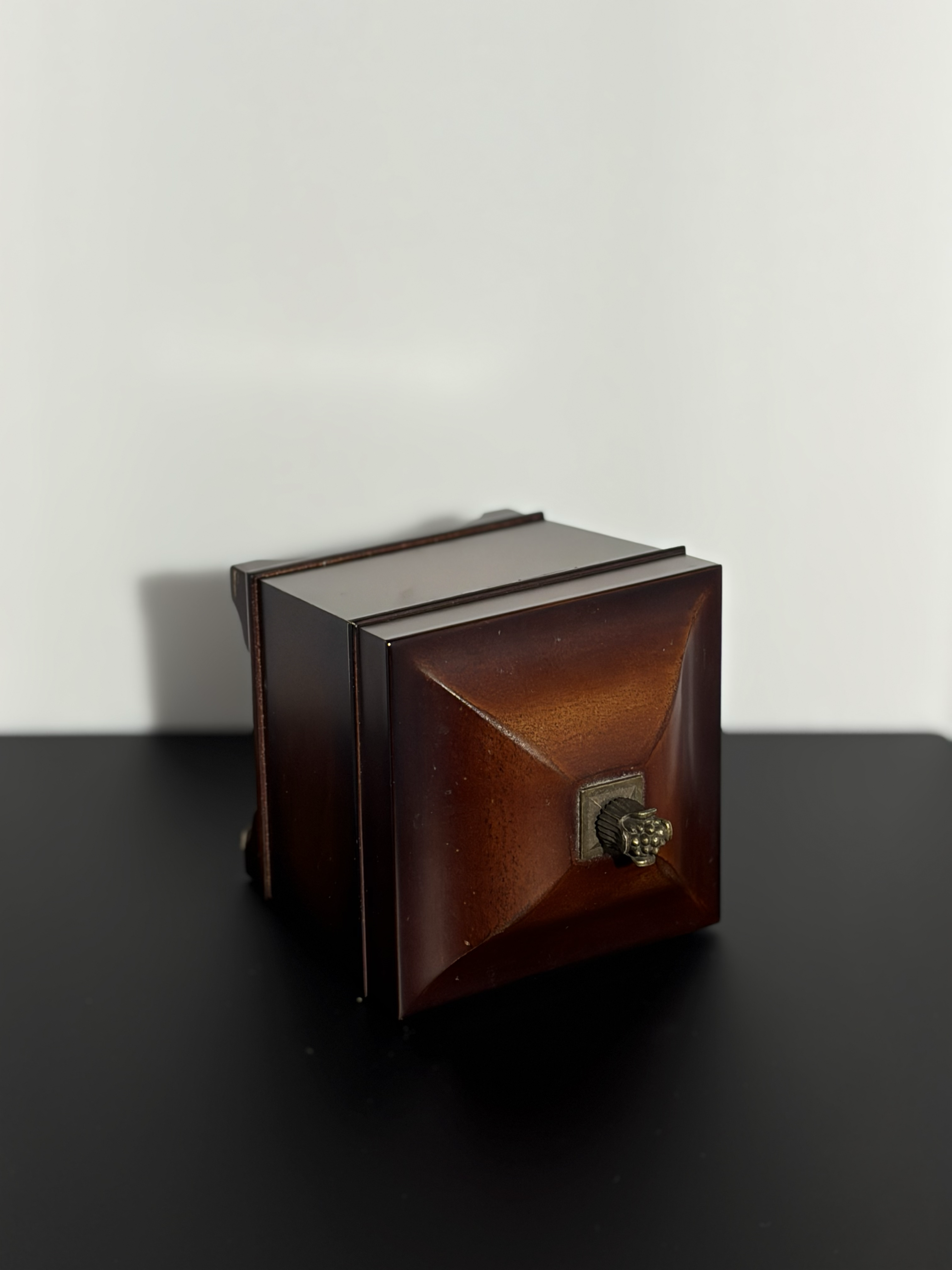 The top of a jewlery box