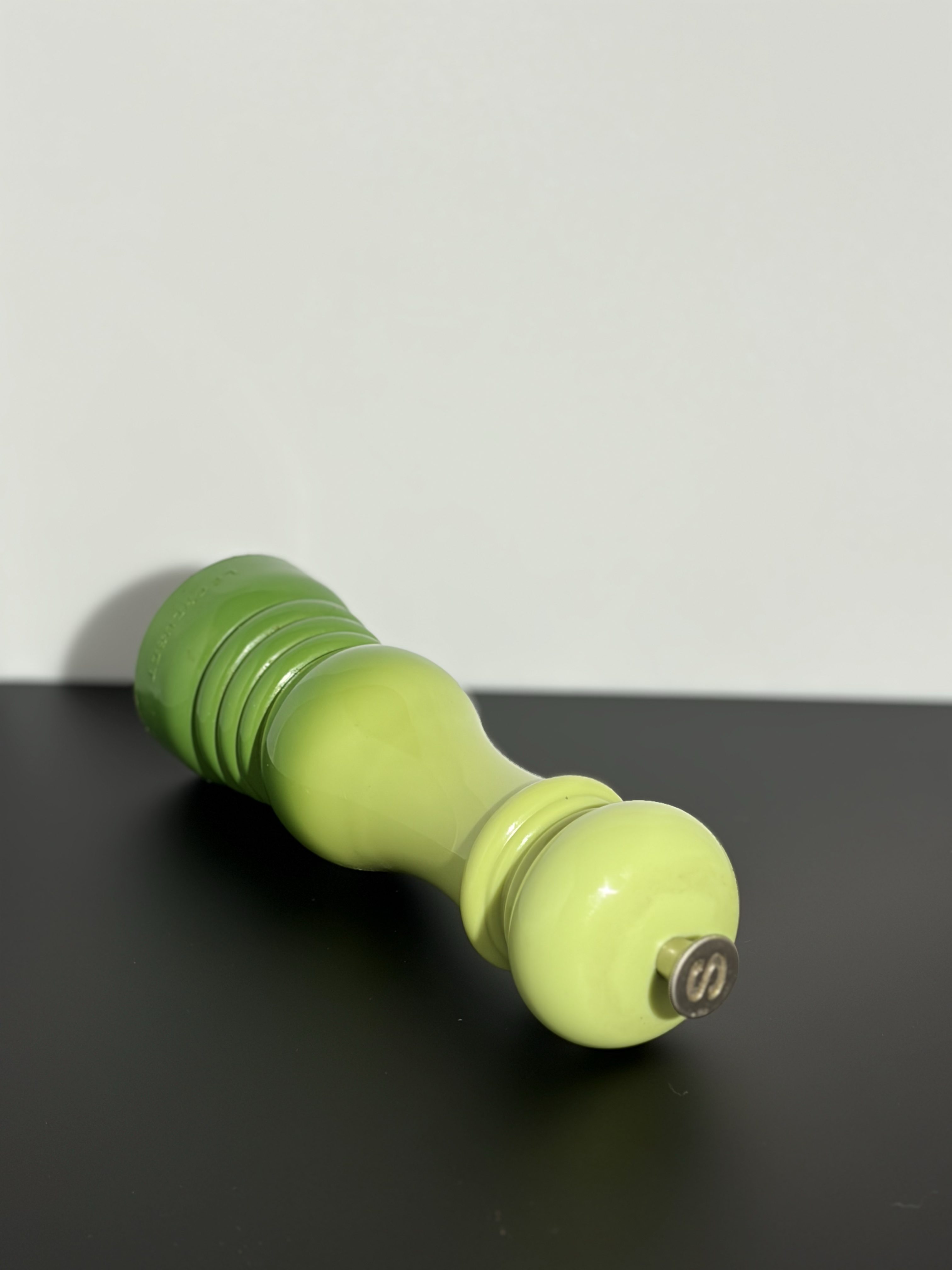 The three-quarter view of a salt grinder